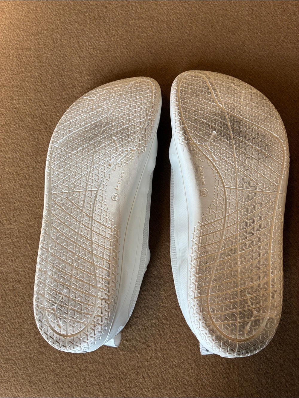 White minimal sneakers - Picture 4 of 5